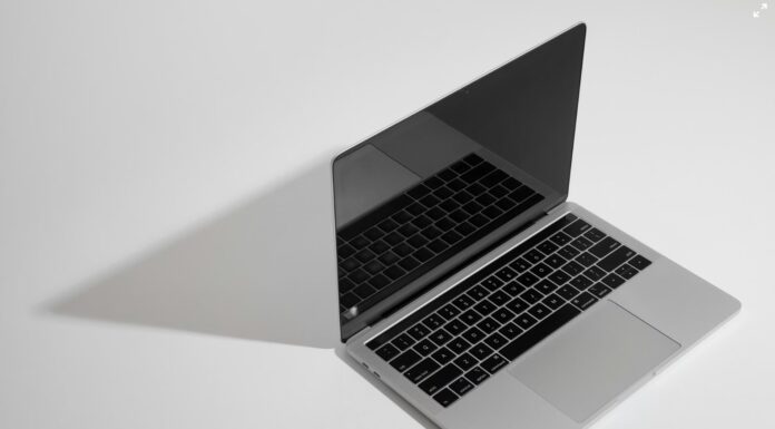 미국 애플, 599달러 보급형 맥북 카드 꺼내나 Giorgio Trovato_unsplash