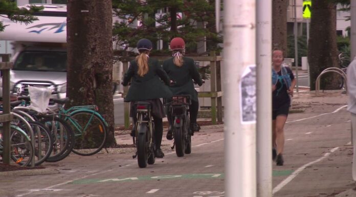 호주 NSW – 크리스마스 앞두고 불법 전동 자전거 경고 Sydney Children's Hospital Network has observed a spike of almost double the amount of e-bike and e-scooter injuries this year. (9News)