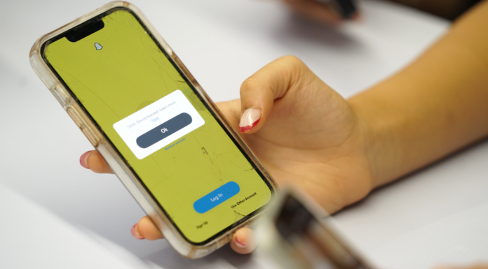 호주 16세 미만 소셜 미디어 금지령 실행 찬성하나 The social media ban requires age-restricted platforms to remove the accounts of under-16s. (Nine)