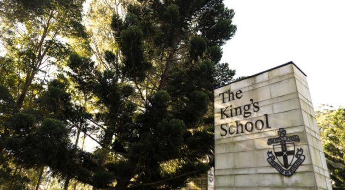 시드니 킹스스쿨 교장, 해임취소 소송중 비밀 합의 후 사임 The King's School. Parramatta. (Rhett WymanSMH)