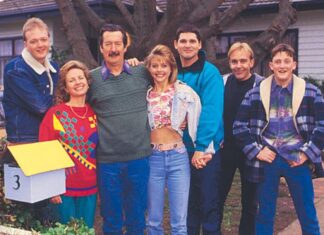 호주에서 가장 성공한 단어 ‘보건(bogan)’ The Castle depicted what many described as an Aussie bogan family who enjoy the simple pleasures in life. Picture Roadshow-news.com.au