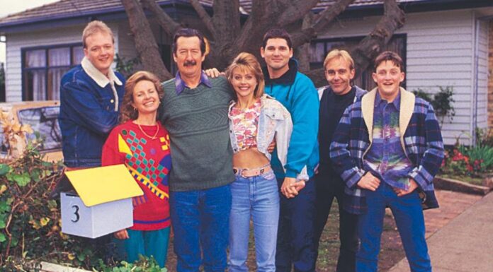 호주에서 가장 성공한 단어 ‘보건(bogan)’ The Castle depicted what many described as an Aussie bogan family who enjoy the simple pleasures in life. Picture Roadshow-news.com.au