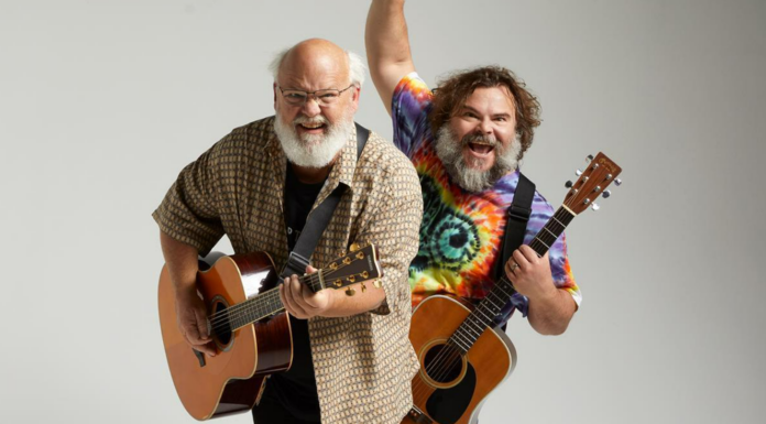 테너셔스 D, 시드니 논란 후 호주 투어 취소 Tenacious D has postponed its concert in Newcastle tonight amid backlash against a joke made about the the attempted assassination of Donald Trump. (FacebookTenacious D)-9NEWS