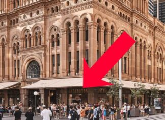 시드니 QVB 스테인드글라스 철거 논란 The windows are becoming a true pane in the a to retailers. Picture Facebook_news.com.au