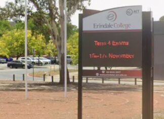 캔버라 교사, 학생들과 단체채팅참여 해고에 부당해고 판정 Erindale College is a year 10-12 college which is renowned for its sports program. Picture Google Maps-NEWS.COM.AU