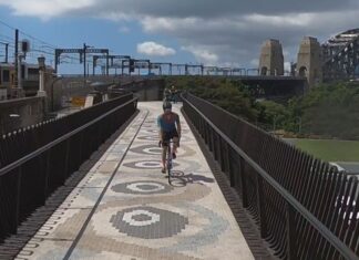 시드니 하버 브리지 자전거 램프 공식 개통 Construction of the ramp began in mid-2024. (Nine)