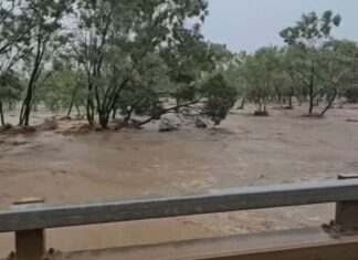 퀸즐랜드, 대홍수 이후 비는 줄었지만 여전히 큰 불안감 가져 Parts of the state received a year's worth of rain in just a week. (Nine)