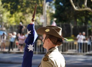 빅토리아, 올해 ANZAC Day 대체 공휴일 지정 취소 ANZAC Day parade on the streets of a regional country town (Getty)_9news