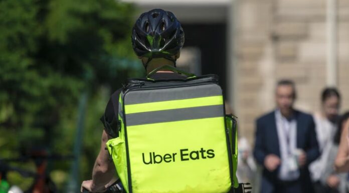Bunnings, 시드니서 Uber Eats 배달 서비스 시작 Australian hardware giant Bunnings will be available on the Uber Eats delivery service for the first time. Picture NewsWire Glenn Campbell_news.com.au