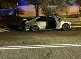 노스 라이드 자택에서 오인 납치된 크리스 바그사리안, 생사 불투명 The burnt-out car found on Good Street. (NSW Police)_9news