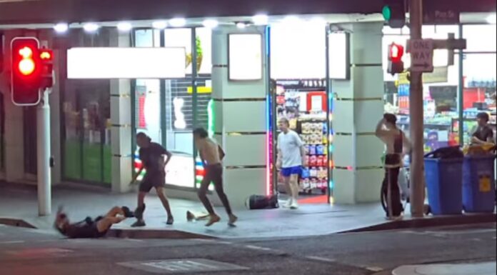 시드니 CBD 리버풀·피트 스트리트서 망치 폭행 One of the Korean men was hit in the head from behind. Picture Instagram_news.com.au