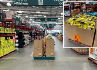 호주 SGAR 쥐약 판매 제한 결정 New regulations are set to restrict the sale of highly toxic rat baits, commonly sold by supermarkets and hardware stores. Source Yahoo News Australia