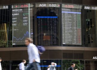 호주 ASX 증시 900억 달러 증발 The ASX plunged as the price of oil rose sharply. (Oscar Colman)_9NEWS