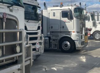 “30억 달러 세금 감면해야”… 호주 기업들, 연료 위기 악화 막기 위해 정부 압박 Reducing the heavy vehicle road user charge could help fight cost-of-living pressures. (Supplied)_9NEWS