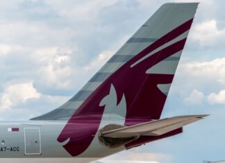 중동 분쟁 확산, 항공편 운항 중단 및 공항 폐쇄로 ‘호주 여행객들 발 묶여’ Qatar Airways is one of several airlines to temporarily suspended flights to and from Doha. (iStock)_9news