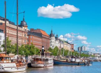 호주, 세계 행복 지수 최저 순위 기록 Finland, capital city Helsinki pictured, was named the happiest country in the world. (Getty)_9news