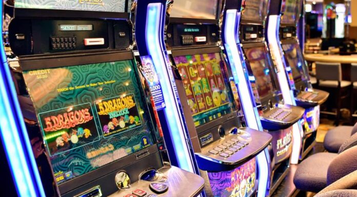 포커 머신 도박 시드니 강타 Many of the pubs and clubs had been operating under decades-old exemptions, most switching their machines off for three hours between 4am and 10am.