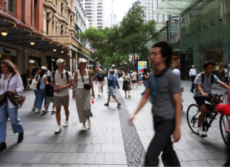 호주 경제, 예상 뛰어넘는 성장세 기록… 2025년 4분기 GDP 0.8% 성장 The economy has performed better than expected across multiple sectors. (Louise Kennerley)_9news