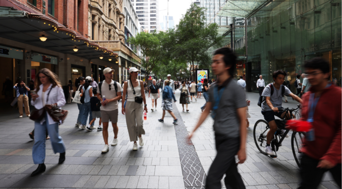 호주 경제, 예상 뛰어넘는 성장세 기록… 2025년 4분기 GDP 0.8% 성장 The economy has performed better than expected across multiple sectors. (Louise Kennerley)_9news