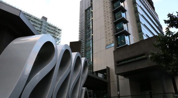 브리즈번(Brisbane) 법원, 치안판사 아들 아동 성범죄 혐의 재판 회부 Cooper Mitchell Bamberry faced Brisbane Magistrates Court today. (Jocelyn Garcia)_9news