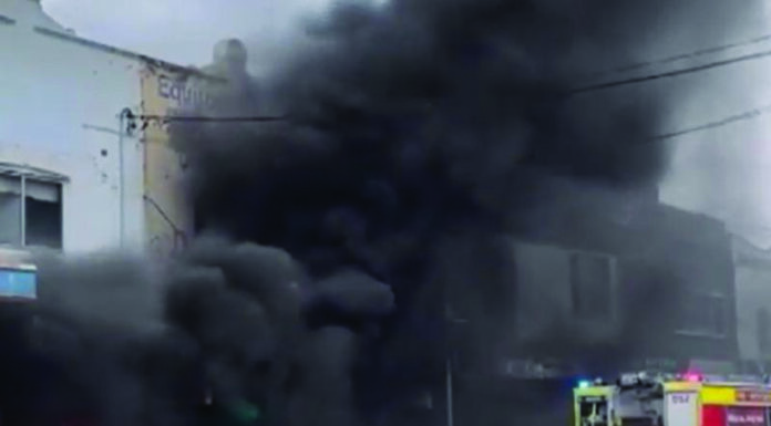 시드니 캠시 도심 차량 돌진·화재 참사: 15년 된 헤어 살롱 전소