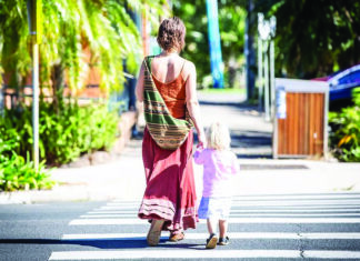 호주 입양률 ‘역대 최저’, 시설에 갇힌 아이들 ‘신음’