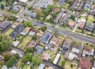 호주 부동산 투자자 세제개편, “임대료 상승 부추길 것” 논란 Brokers say tax reform targeting investors will drive up prices for renters. (Getty)_9news
