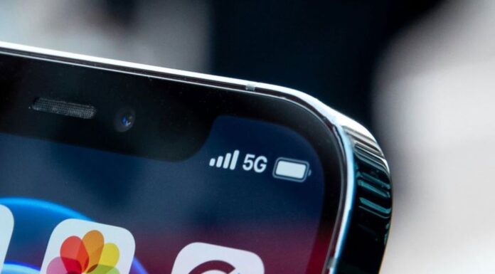 호주 통신사 옵터스 연이어 요금 인상 Smaller providers still get full access to the major telcos networks. (Telstra)_9news