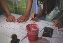 호주 근로자, 무려 244억 달러의 미지급 퇴직연금 혜택 놓쳐 .It's hoped that payday super will make it easier for workers to spot and correct any underpayments in their superannuation. (9News)