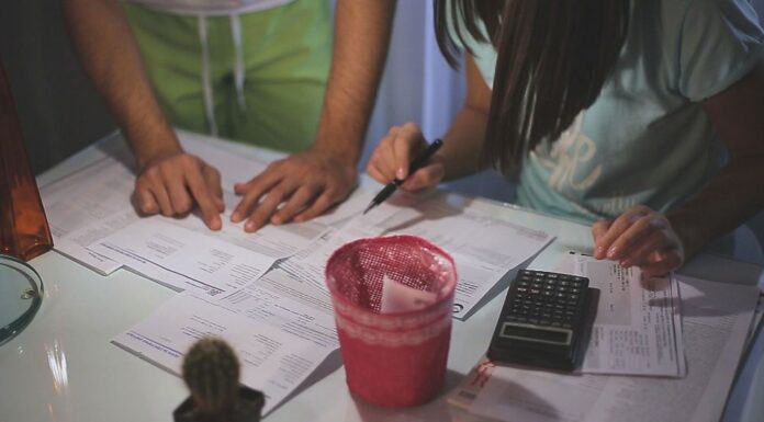 호주 근로자, 무려 244억 달러의 미지급 퇴직연금 혜택 놓쳐 .It's hoped that payday super will make it easier for workers to spot and correct any underpayments in their superannuation. (9News)