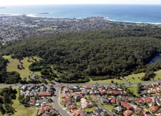 울릉공 드론 이용 마약 밀반입 사건, 남성 2명 기소 .Two men have been charged with allegedly smuggling drugs by drone over Wollongong in NSW. (Photo Andy Zakeli) (Sydney Morning Herald)_9news