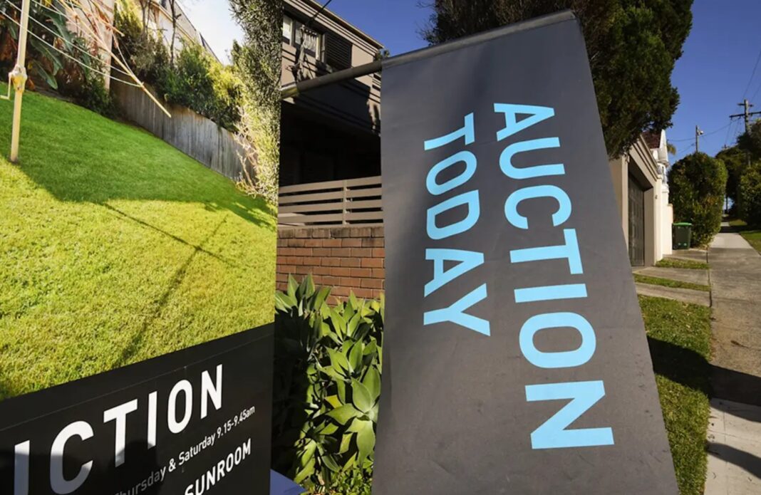 Auction rates across capital cities are tumbling towards their lowest levels since the pandemic, new figures show. Peter Rae_9news