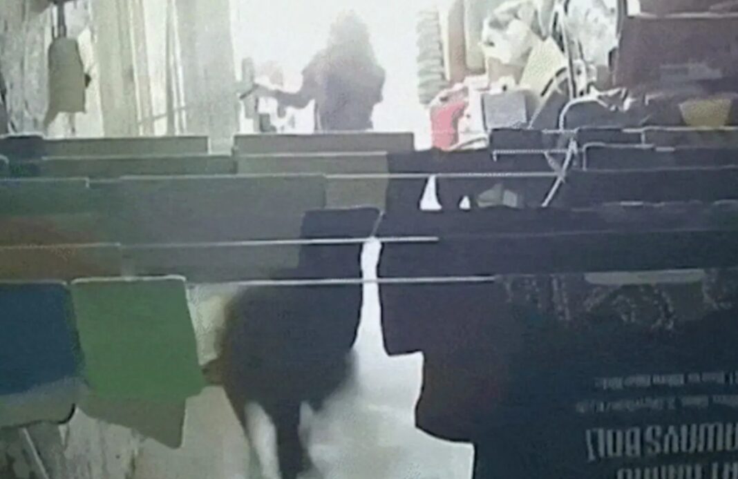 12.Kangaroo hits 8-year-old girl as it bounds out of Coober Pedy laundry 9News Kangaroo hits 8-year-old girl as it bounds out of Coober Pedy laundry 9News