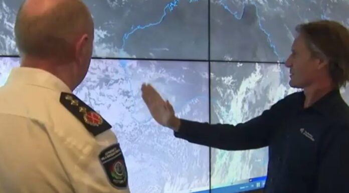 WA ‘5년 만의 강력 폭풍’ 경보…시속 125km 강풍과 토네이도 위험 The Bureau of Meteorology (BoM) is warning WA residents of an extremely strong cold front and deep low-pressure system that are set to impact southern parts of the state 9News