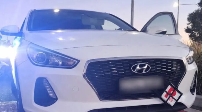 시드니 러든햄서 P플레이터 시속 187km 적발 The teenager claimed it wasn't possible for his car to travel more than 100kmh over the speed limit. NSW Police_9news
