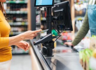 호주 전역, 신용카드 수수료 폐지 앞두고 가격 변화 전망 Credit card surcharges will be scrapped in October. iStock_9news