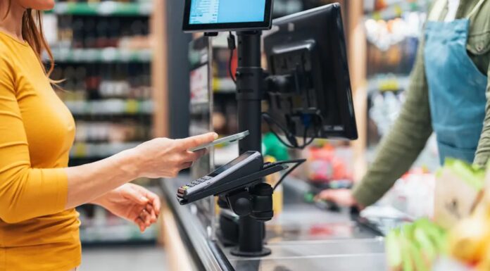 호주 전역, 신용카드 수수료 폐지 앞두고 가격 변화 전망 Credit card surcharges will be scrapped in October. iStock_9news