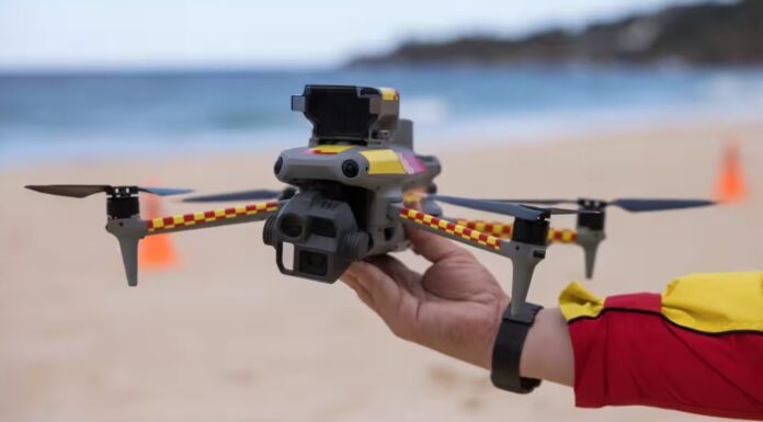 시드니 쿠지 해변 상어 공격 여파… 상어 도태 요구 재점화 The premier has expressed hope that NSW's drone program will eventually culminate in the use of autonomous, AI-enabled drones, rather than human-controlled craft. Source AAP Anna Kucera_sbs.com.au