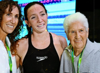 글래스고 커먼웰스게임, 호주 수영 명문가 2세들의 금메달 도전 Lani Pallister with mum Janelle and god-mother Dawn Fraser. Credit 7NEWS