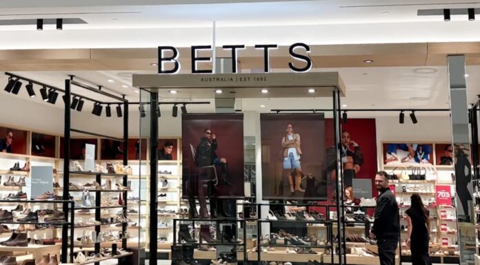 호주 Betts 신발 브랜드, 전 매장 구조조정 및 일부 폐점 Betts will close 20 of its 35-store network as it downsizes its brick-and-mortar presence. Facebook_9news