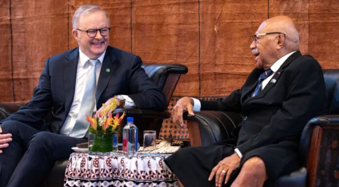 호주와 피지 국방 협정 직후 중국 미사일 시험발사 Prime Minister Anthony Albanese meets his Fijian counterpart Sitiveni Rabuka in Suva on Monday. Anthony Albanese_9news