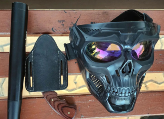 시드니 대중교통 범죄 단속중 무기와 마약 적발 A mask was seized by police in a crime crackdown on the Sydney transport network. NSW Police_9NEWS
