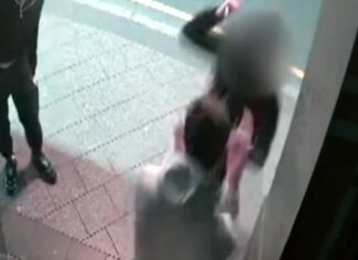 뉴타운 거리 10대 흉기 피습, 친구도 기소 What sparked the confrontation is unknown. 9News_