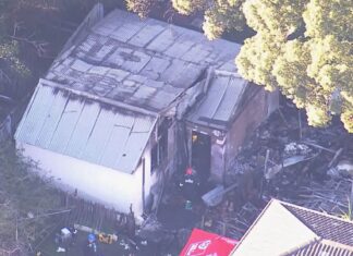시드니 와일리파크(Wiley Park) 주택 화재로 일가족 3명 사망 Fire had already torn through the granny flat by the time firefighters arrived. 9News