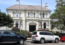 시드니 사립학교 성폭력 논란, 학부모 책임론 제기 Three students from Scots College in Sydney’s east have been charged over the alleged rape of a 14-year-old girl. Picture NewsWire_news.com.au
