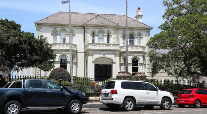 시드니 사립학교 성폭력 논란, 학부모 책임론 제기 Three students from Scots College in Sydney’s east have been charged over the alleged rape of a 14-year-old girl. Picture NewsWire_news.com.au