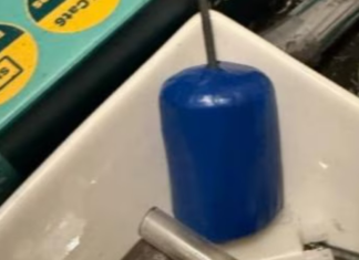NSW 와가와가 주택서 사제 폭발물 발견…30대 남성 체포 A homemade explosive device was found at the scene. Picture NSW Police_news.com.au