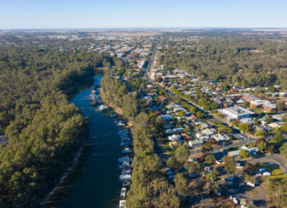 비 와도 마르는 머레이강… 호주 식량 40% 위기 초래하나 The Murray River is Australiaí»s most vital waterway. iStock_9news