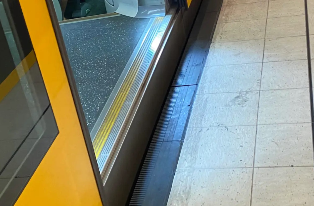 2.The rubber gap filler provide a smooth transition from train to platform. Reddit_9news The rubber gap filler provide a smooth transition from train to platform. Reddit_9news