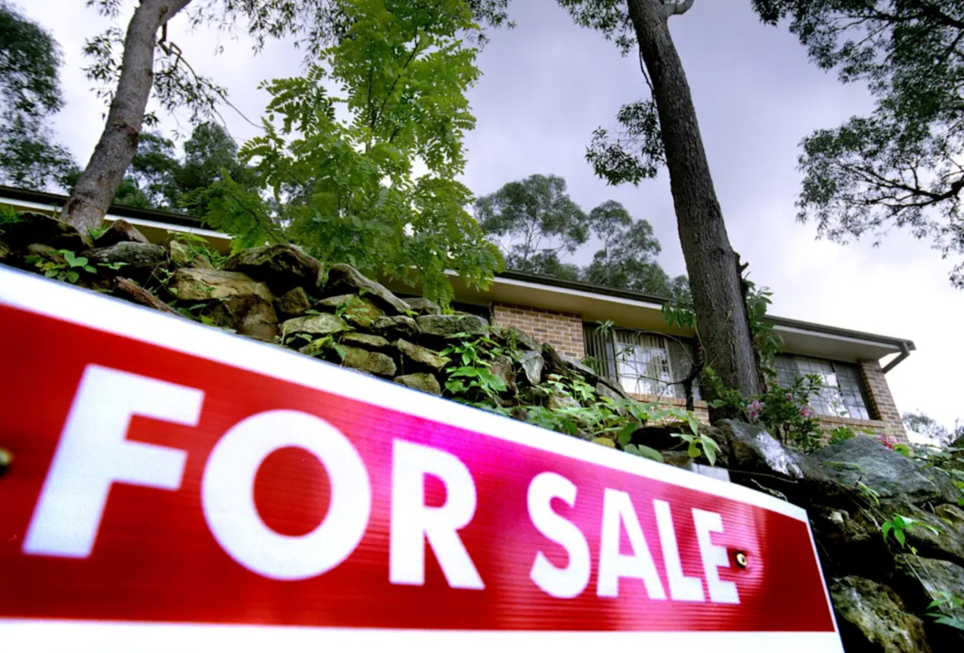 Undercover government inspectors have carried out a compliance blitz on real estate agents in NSW. AFR_9news